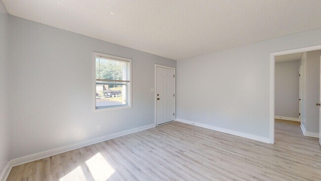 Foto del edificio - One-Month Free Move in Special plus 1/2 off your Security Deposit - 2 Bed/1 Bath Stand Alone Home...