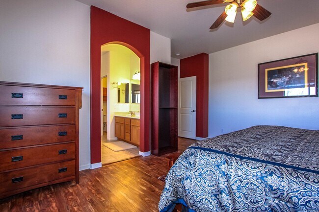 Building Photo - Furnished in Willow Hills