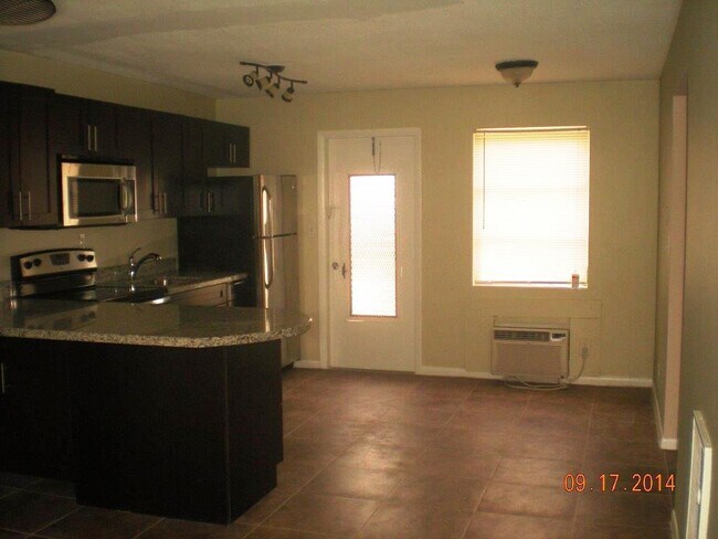 Foto del edificio - 338 W Ocean Ave