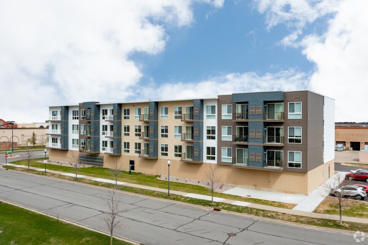 Lake Park Apartments Apartments in Plover, WI