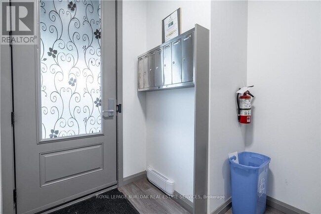 Photo du bâtiment - 36 Grant Ave