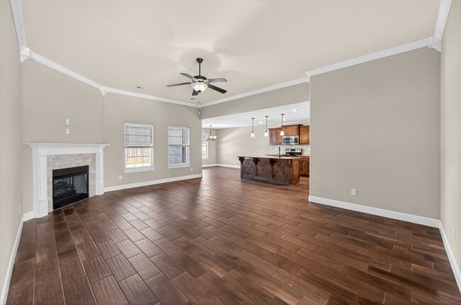 Building Photo - 1241 Kensington Dr