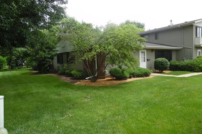 Outside - 1304 Yarmouth Ct