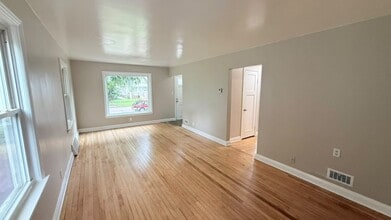 Building Photo - 5726 N 40th St