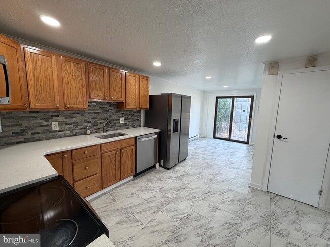 Building Photo - 20 Andrea Ct