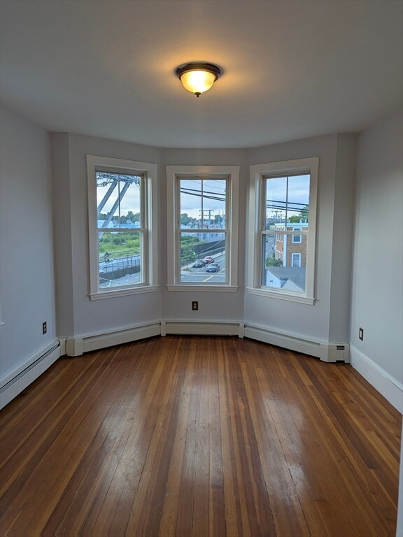 Building Photo - 47 Roslyn St