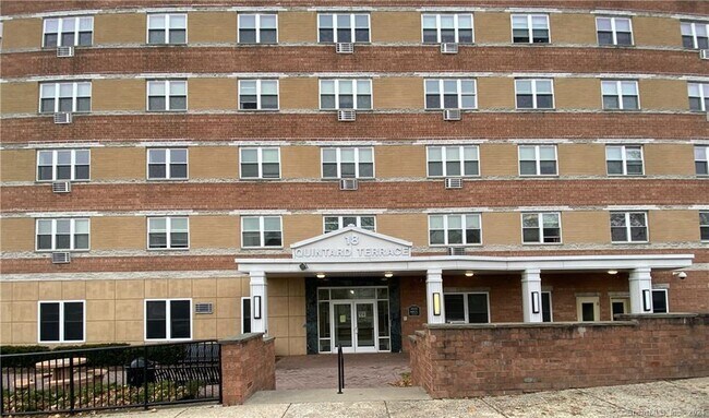 Foto del edificio - 18 Quintard Terrace