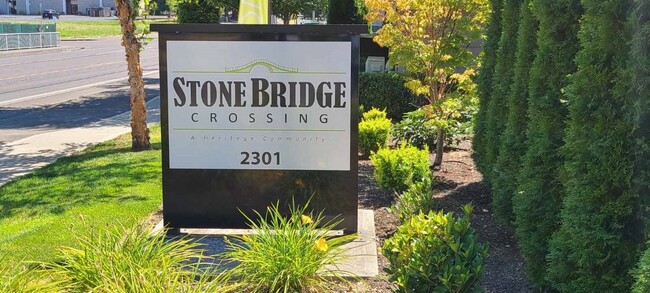 Building Photo - StoneBridge Crossing