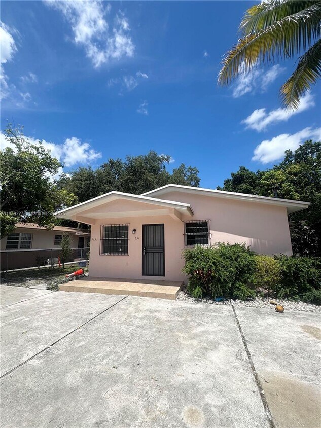 Primary Photo - 251 NW 52nd St