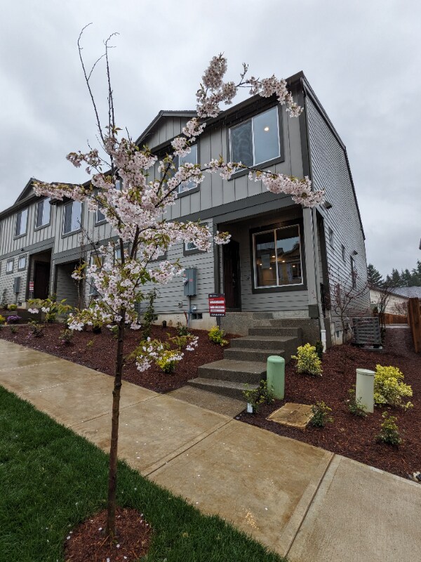 Primary Photo - 6907 NE 16th Ave