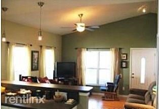 Foto del edificio - 2 br, 1 bath House - 4 Eastman Street