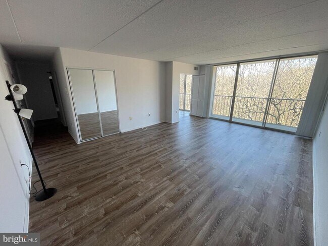 Foto del edificio - 401 Cooper Landing Rd