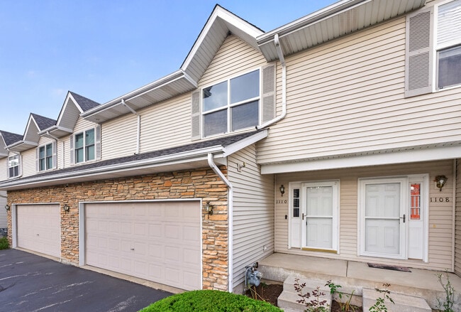 Building Photo - 1110 Rose Dr
