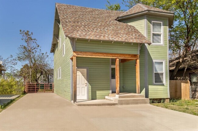 Building Photo - 1729 NW 13th St