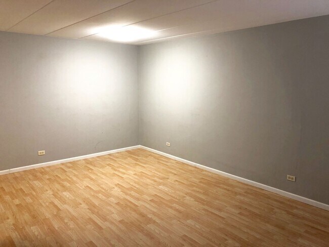 Foto del edificio - Well Maintained 1 Bedroom/1 Bath Unit Grea...