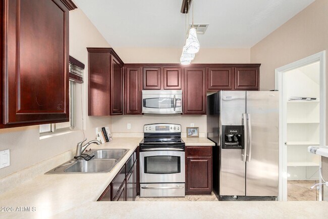 Foto del edificio - 17150 N 23rd St