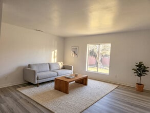 Building Photo - 1227 E Pasadena St