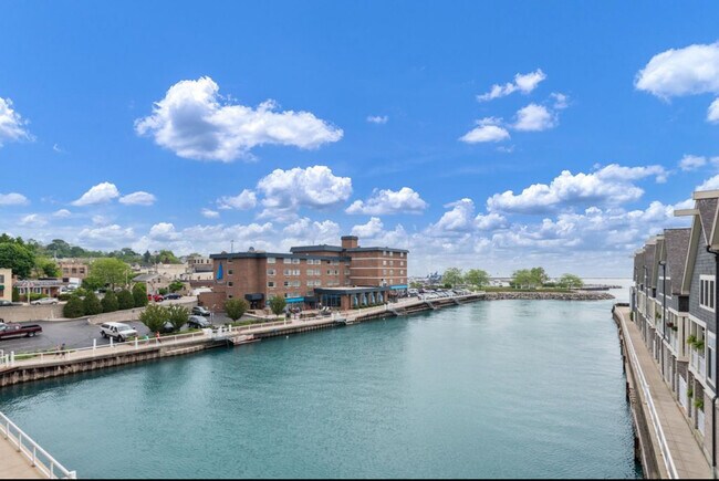 Foto del edificio - 110 S Wisconsin St