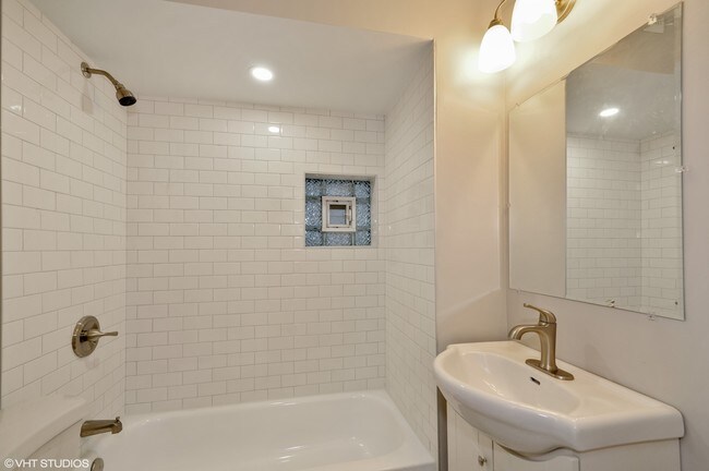 Foto del edificio - 2909 N Ridgeway Ave
