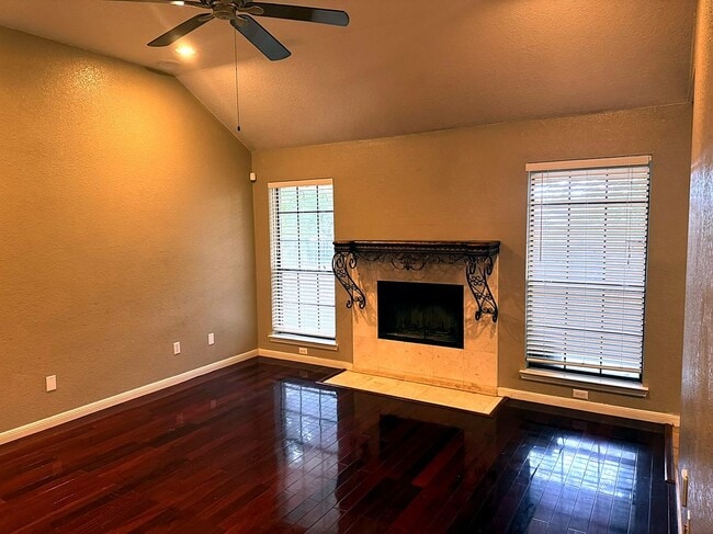 Building Photo - 1518 Chardonnay Dr