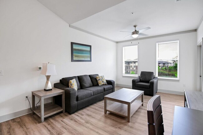 Foto del edificio - 811 Creekside Terrace Way