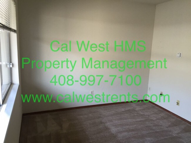 Building Photo - 914 Delbert Way