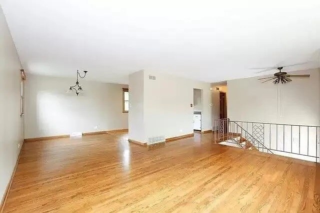 Foto del edificio - 401 Maple Ln