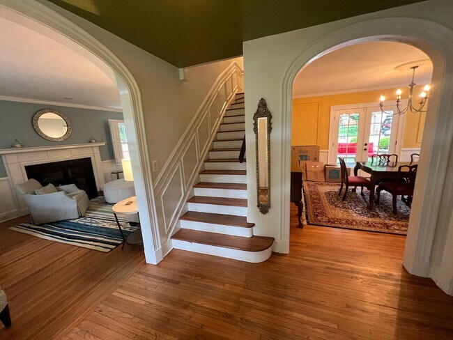 Building Photo - Gorgous 4 Bed 3.3 Bath house in the Sedgef...