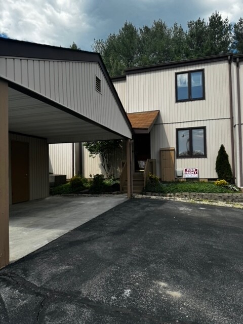 Building Photo - 1175 Pebble Dr
