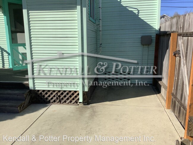 Building Photo - 3 br, 1 bath House - 630 7th Ave.