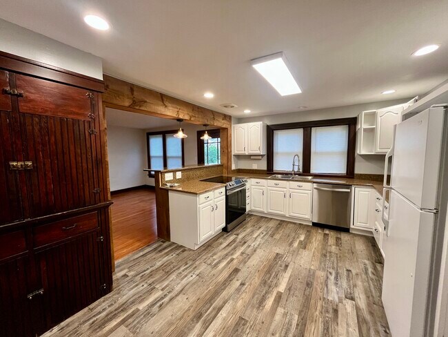 Foto del edificio - 41W655 Main Street Rd