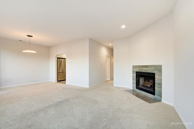 Building Photo - 465 35th Ave