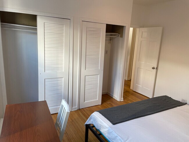 3E - 506 W Deming Pl