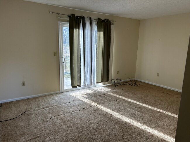 Foto del edificio - 420 Village Ln