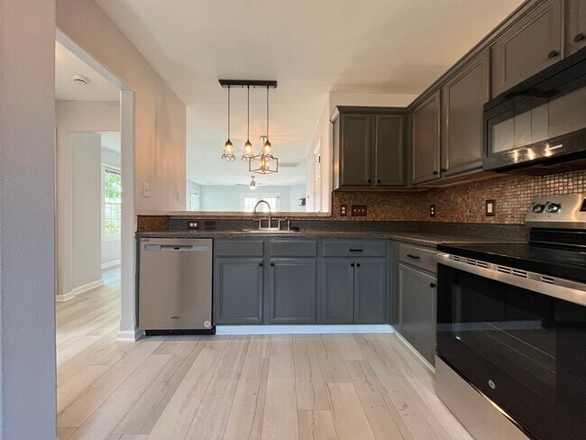 Building Photo - 4485 Easywater Ln