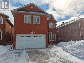 Building Photo - 4 Pine Bough Manor