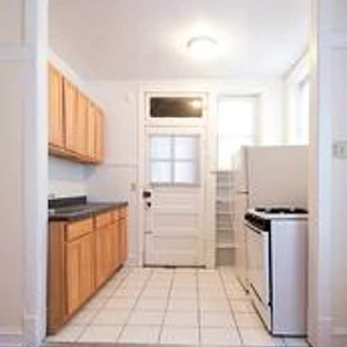 Building Photo - 5050 N Kenmore Ave