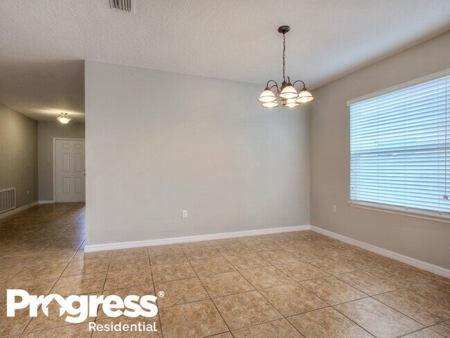Building Photo - 6929 Glenbrook Dr