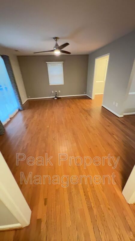 Foto del edificio - 2353 Shoreham Dr