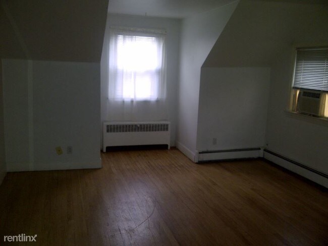 Building Photo - 758 NY-146
