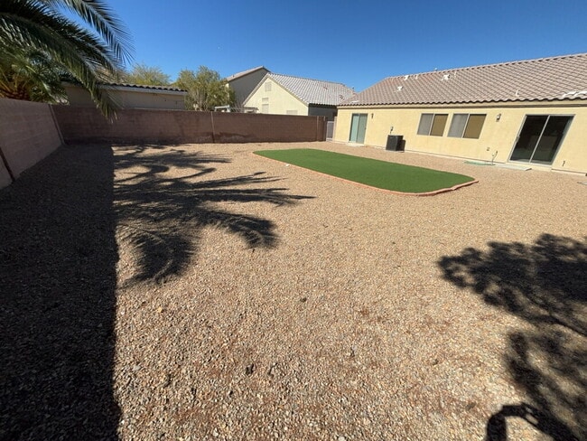 Building Photo - 3-Bed Oasis with 2.5 Baths in North Las Vegas – 1501 Sq Ft of Comfort Await!