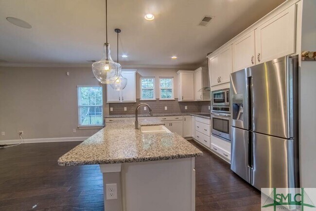 Building Photo - 420 Ridgewood Park Dr N