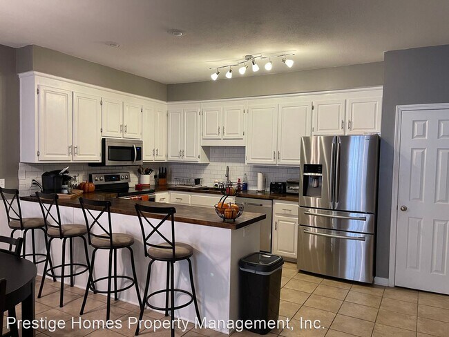 Foto del edificio - 3 br, 2 bath House - 136 Concord Ave.