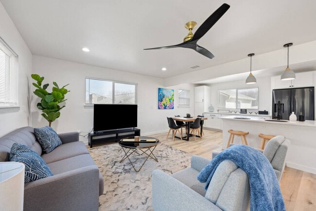 Building Photo - 6104 Reicher Dr