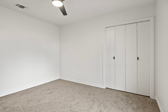 Foto del edificio - 2533 Green Hill Rd