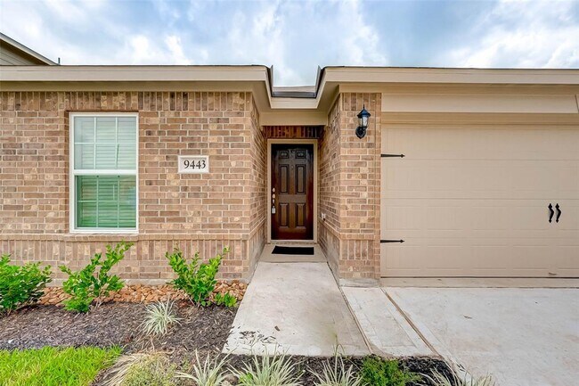 Building Photo - 9443 Calm Amber Dr