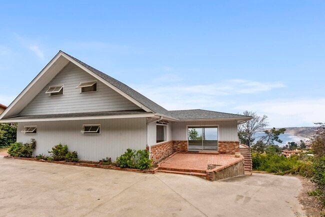 Building Photo - 1703 Castellana Rd
