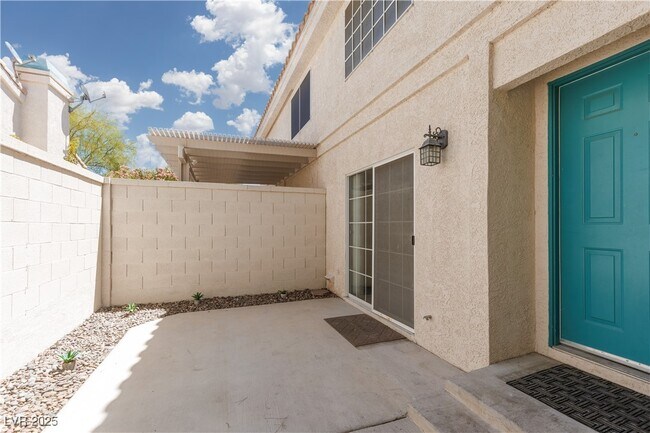 Foto del edificio - 1004 Sun wood Dr