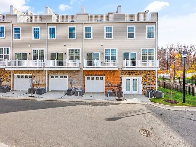 Photo - 9614 Weshire Dr Townhome
