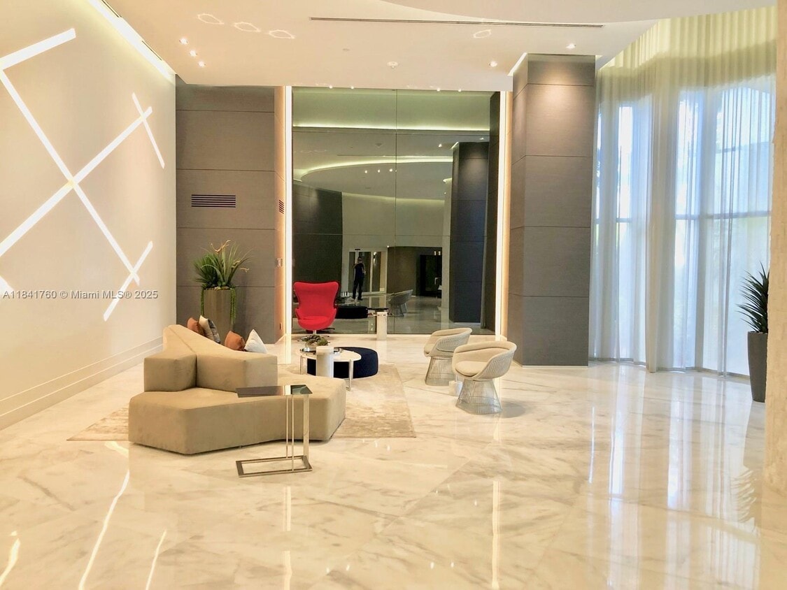 Primary Photo - 3300 NE 192 St